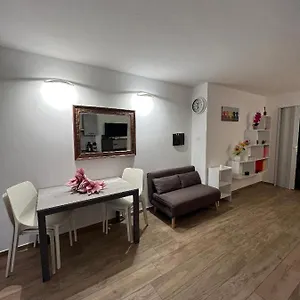 https://monolocale-puntone-scarlino.it-tuscanyhotel.com