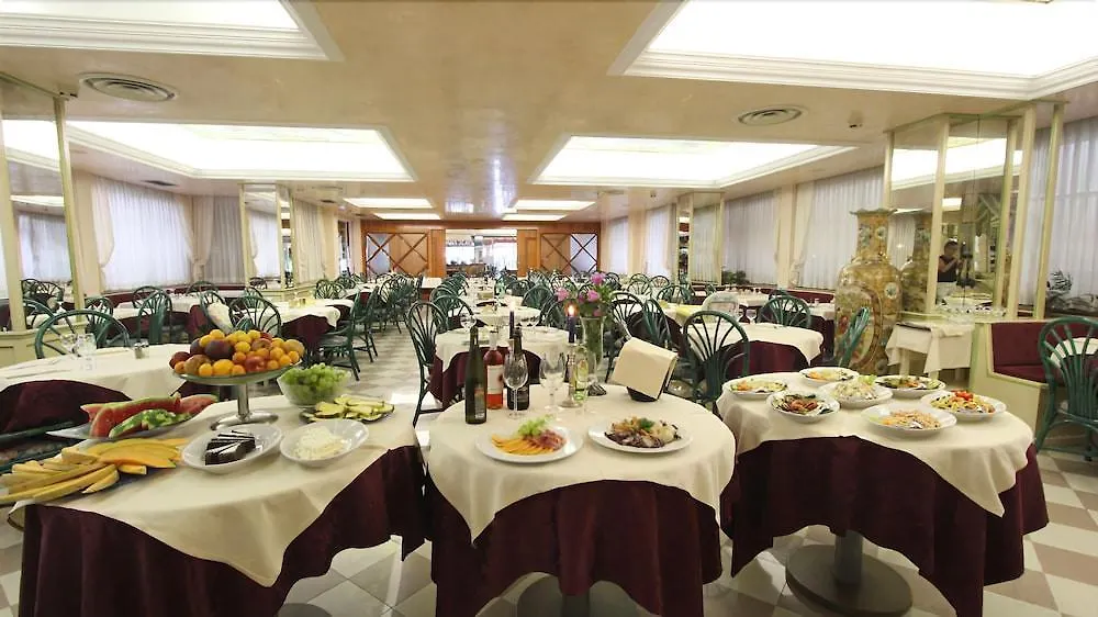 Park Hotel Cellini Lido di Jesolo 4*,