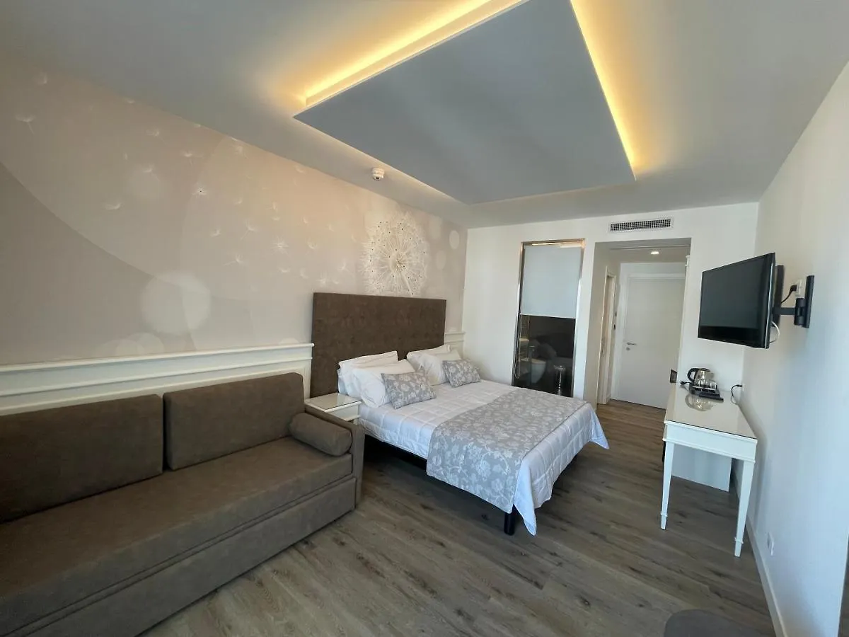Park Hotel Cellini Lido di Jesolo 4*,